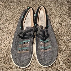 Hey Dude Women’s 9 Black and Tan Slip-On Shoes